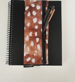 Kalenterin kynätasku Bambi